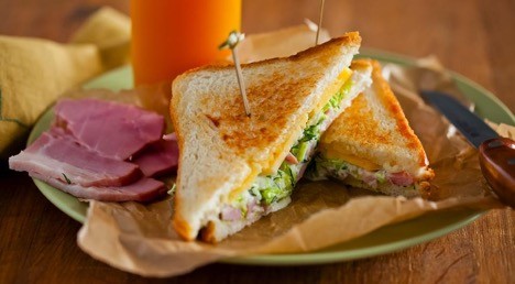 Горячие сэндвичи «Шуде» в мультиварке